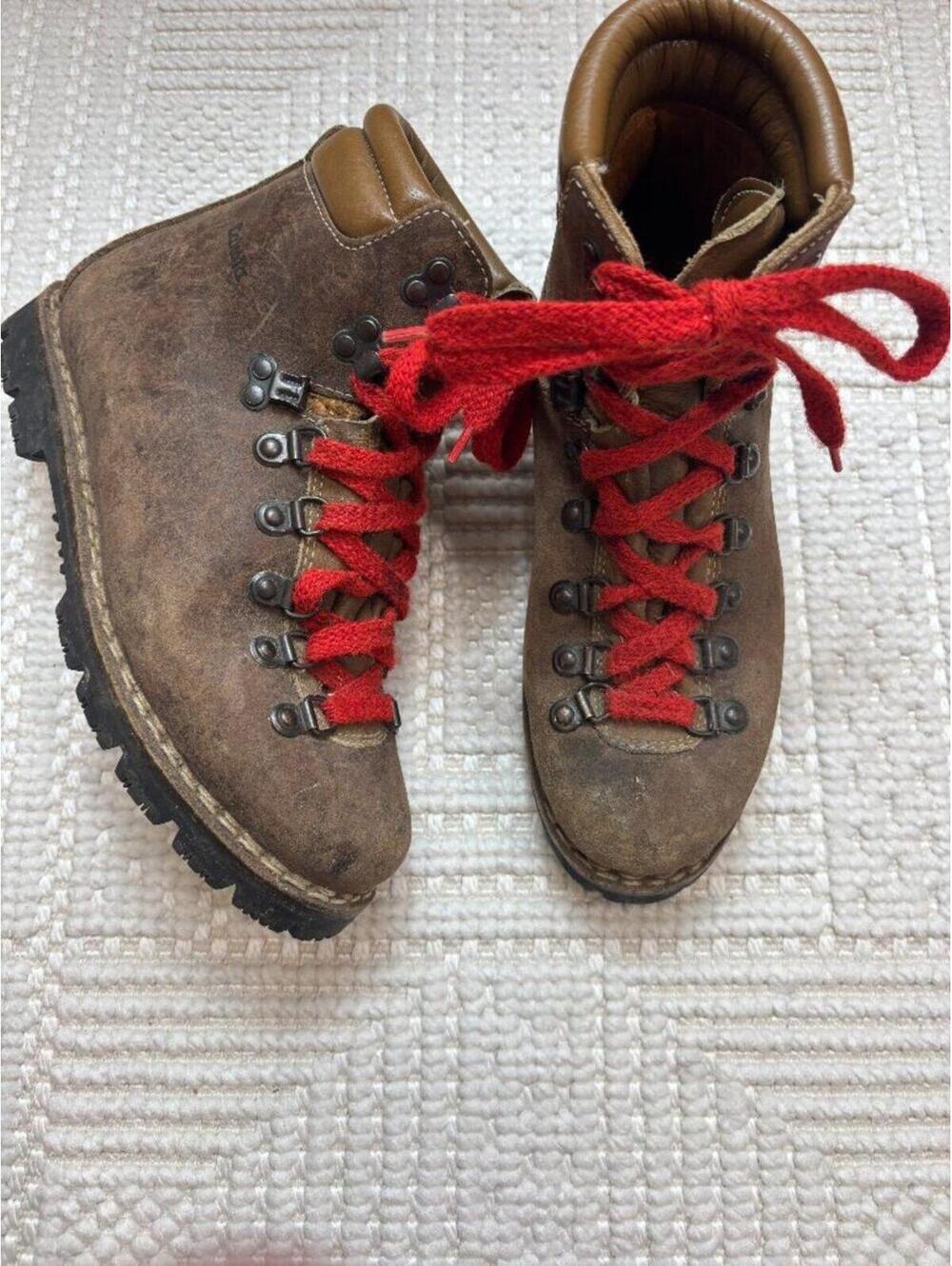 Vintage Danner Men's Brown Leather Hiking Boots Made in USA